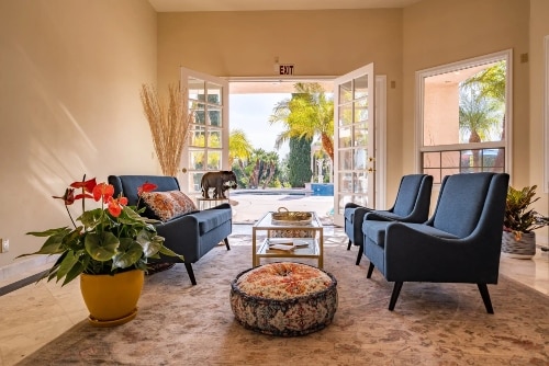common area at Villa Oasis' luxury alcohol rehab San Diego