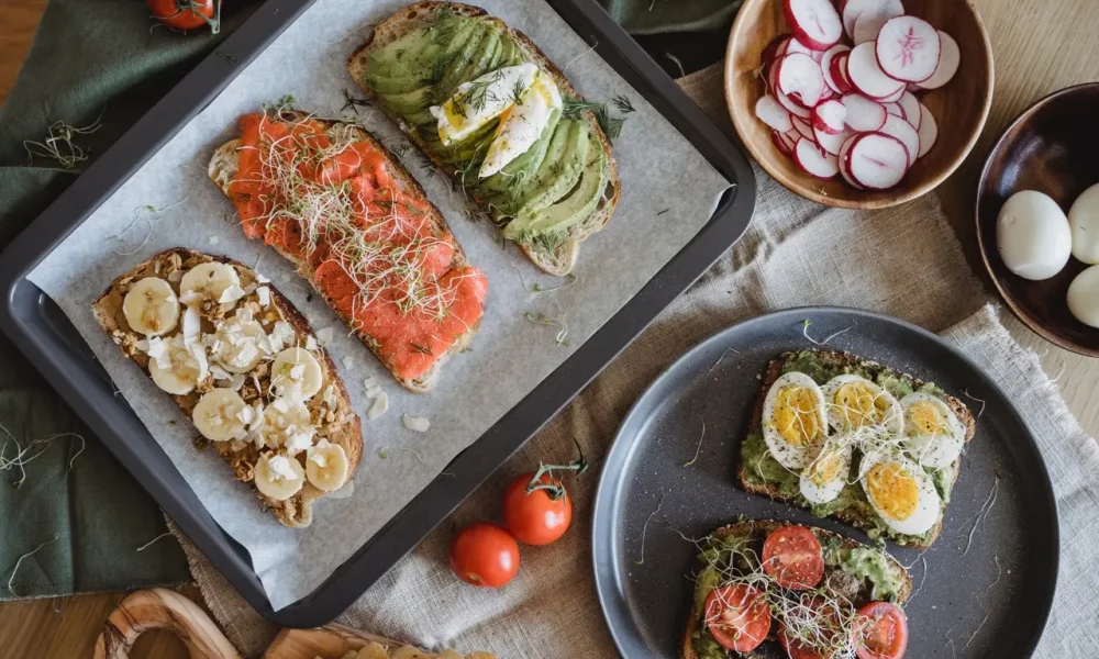 5 different kinds of healthy breakfast toast